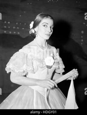 Maria Callas en costume pour le rôle principal dans La Traviata, où elle chante au Royal Opera House, Covent Garden. Banque D'Images