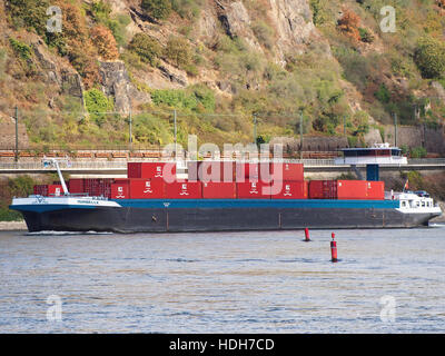 Isabelle (2008), navire ENI 06105027 sur le Rhin à Oberwesel pic1 Banque D'Images