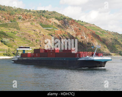 Isabelle (2008), navire ENI 06105027 sur le Rhin à Oberwesel pic5 Banque D'Images