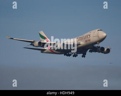 OO-THD (avion) sur la piste finale à Schiphol 18R pic1 Banque D'Images