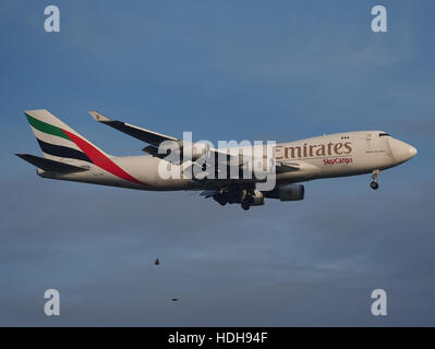 OO-THD (avion) sur la piste à Schiphol final pic 18R5 Banque D'Images