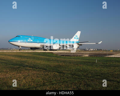 PH-BFB KLM Royal Dutch Airlines Boeing 747-406 à Schiphol le roulage vers la piste 36L4 pic Banque D'Images