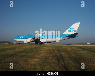 PH-BFB KLM Royal Dutch Airlines Boeing 747-406 à Schiphol le roulage vers la piste 36L6 pic Banque D'Images