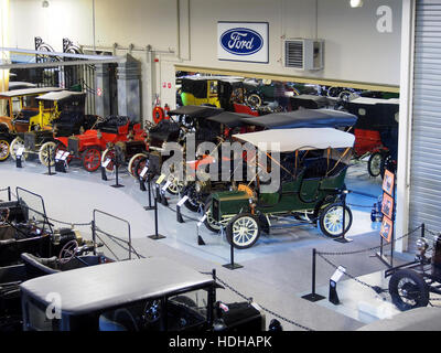 Intérieur de la DEN HARTOGH Ford Museum pic2 Banque D'Images