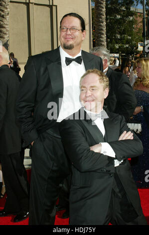 Penn et Teller en 2004 Primetime Creative Arts Emmy Awards au Shrine Auditorium le 12 septembre 2004 à Los Angeles, Californie. Crédit photo : Francis Specker Banque D'Images