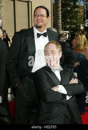 Penn et Teller en 2004 Primetime Creative Arts Emmy Awards au Shrine Auditorium le 12 septembre 2004 à Los Angeles, Californie. Crédit photo : Francis Specker Banque D'Images