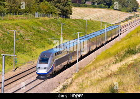 TGV Duplex en Bourgogne, France Banque D'Images