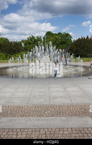 Cosmopolis Fontaine en ville de Torun en Pologne Banque D'Images