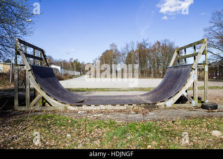 Une rampe de skate qui pourrait être au-delà de la réparation Banque D'Images