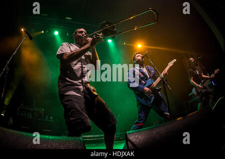 Less Than Jake en concert à l'aérolithe alimentant le feu' Tour 2016 comprend : Less than Jake Où : Bournemouth, Royaume-Uni Quand : 11 Oct 2016 Banque D'Images