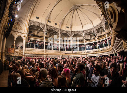 Less Than Jake en concert à l'aérolithe alimentant le feu' Tour 2016 comprend : Atmosphère Où : Bournemouth, Royaume-Uni Quand : 11 Oct 2016 Banque D'Images