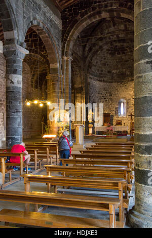 Intérieur de l'église de Santa Margherita di Antiochia, Vernazza, ligurie, italie Banque D'Images