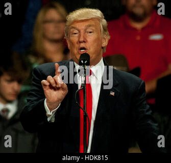 Des Moines, Iowa, USA, 8 décembre 2016, le président élu, Donald Trump à Merci Rally de Des Moines Crédit : Mark Reinstein Banque D'Images