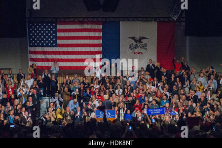 Des Moines, Iowa, USA, 8 décembre 2016, le président élu, Donald Trump à Merci Rally de Des Moines Crédit : Mark Reinstein Banque D'Images