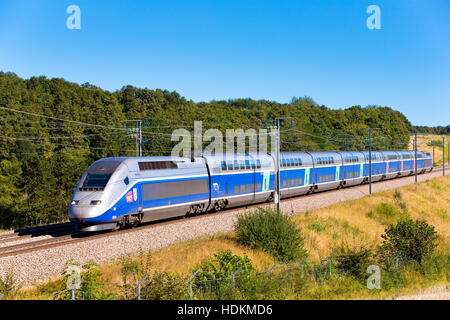 TGV Duplex en Bourgogne, France Banque D'Images