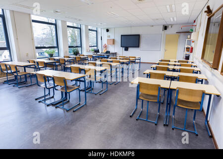 Salle de classe vide pour cours de biologie sur l'école secondaire Banque D'Images