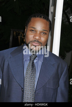 Malcolm-Jamal Warner à la première de 'Ray' le 19 octobre 2004 à Los Angeles, Californie. Crédit photo : Francis Specker Banque D'Images