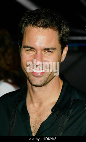 Eric McCormack à la première pour le film 'Garantie' à Los Angeles le 2 août 2004. Crédit photo : Francis Specker Banque D'Images