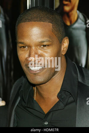 Acteur Jamie Foxx lors de la première du film, 'Garantie' à Los Angeles le 2 août 2004. Le film de DreamWorks Pictures stars Tom Cruise et Foxx et ouvre aux États-Unis le 6 août. Photo par Francis Specker Banque D'Images