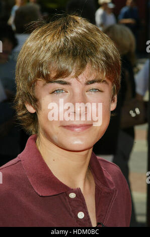 Zac Efron à la première pour le film 'Thunderbirds' à Los Angeles le 24 juillet 2004. Crédit photo : Francis Specker Banque D'Images