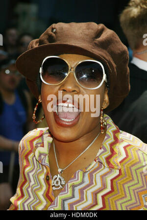 Macy Gray a la premiere pour le film de Disney, ' le tour du monde en 80 jours" au El Capitan Theatre à Hollywood, Californie le 13 juin 2004. Crédit photo : Francis Specker Banque D'Images