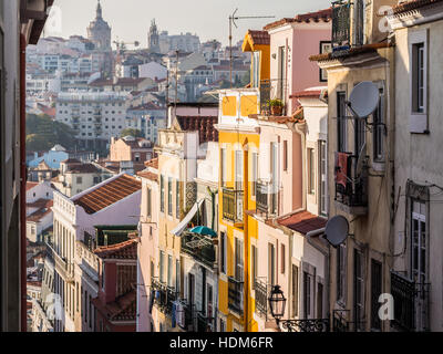 Dans l'architecture de la vieille ville de Lisbonne, Portugal. Banque D'Images