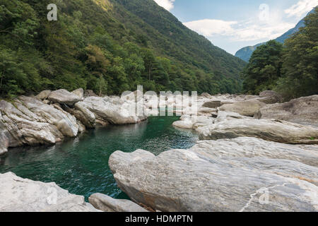 La Verzasca river mountain rock, structures, Valle Verzasca, Tessin, Suisse, Banque D'Images