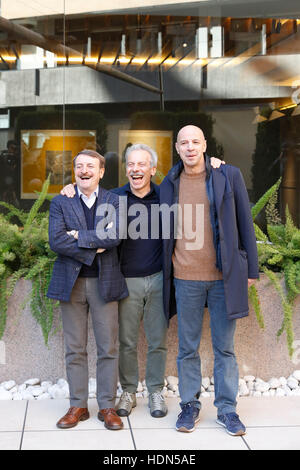 Rome, Italie. 13 Décembre, 2016. Giacomo Poretti, Giovanni Storti et Aldo Baglio connu comme Aldo, Giovanni e Giacomo assister à la photocall du film 'Fuga da Reuma Park' à Gallarate le 13 décembre 2016 à Rome, Italie. Credit : Fulvio Dalfelli/Alamy Live News Banque D'Images