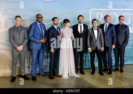 Cast assiste à l'événement de lancement d'un voyou : UNE HISTOIRE DE LA GUERRE DES ÉTOILES le 13/12/2016 à la Tate Modern, Bankside, . Les personnes sur la photo : Ben Mendelsohn, Forest Whitaker, Riz Ahmed, Felicity Jones, Diego Luna, Donnie Yen, Mads Mikkelsen, Alan Tudyk . Photo par Julie Edwards/sem - Allemand Banque D'Images