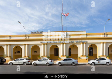 Asuncion, Paraguay. 14 Décembre, 2016. Comandancia de la Policia Nacional (Commandement de la Police nationale), l'administration centrale est visible pendant matin ensoleillé dans le centre-ville historique d'Asuncion, Paraguay. Credit : Andre M. Chang/ARDUOPRESS/Alamy Live News Banque D'Images