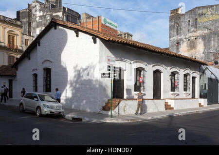 Asuncion, Paraguay. 14 décembre 2016. Casa de la Independencia (Maison de l'indépendance) bâtiment du musée, est vu pendant la matinée ensoleillée dans le centre historique d'Asuncion, Paraguay. Crédit : Andre M. Chang/Alamy Live News Banque D'Images