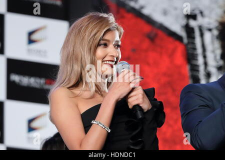 Rola actrice assiste à la première mondiale du film Resident Evil : Le chapitre final" à Tokyo, Japon le 13 décembre 2016. © AFLO/Alamy Live News Banque D'Images