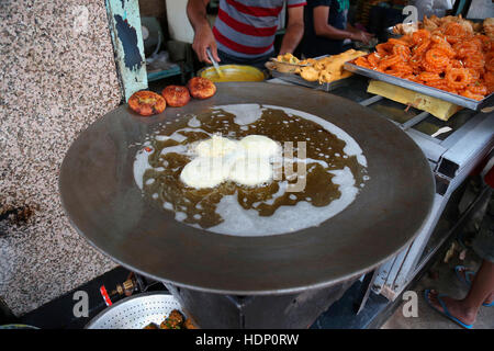 Channa - Pattis la friture. Ajmer Rajasthan en Inde. Banque D'Images