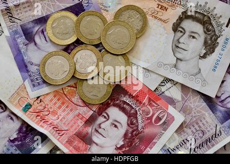 Billets de banque et pièces de monnaie britanniques Banque D'Images