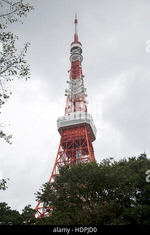 La tour de communication à Tokyo au Japon Banque D'Images