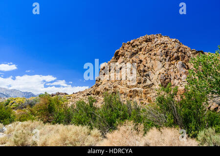 Alabama Hills sont une série de collines et de formations rocheuses près de la pente est de la Sierra Nevada à l'Owens Valley, à l'ouest de la région de Lone Pine Banque D'Images