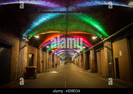 Arches sombres sous la gare de Leeds, Leeds, West Yorkshire Banque D'Images