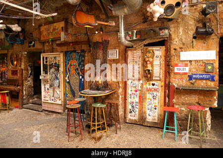 Szimpla kert Ruin Bar, Budapest, Hongrie Banque D'Images