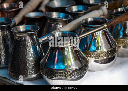 Le café arménien pour la vente au marché de vernissage, Yerevan, Arménie Banque D'Images