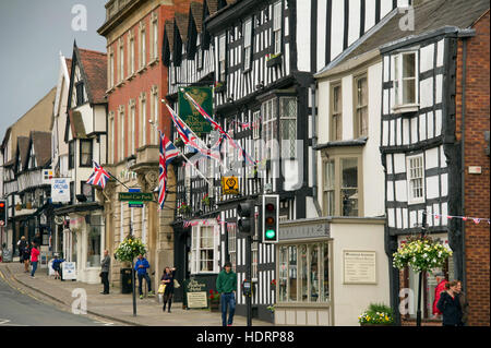 Ledbury une ville dans le Herefordshire,uk, montrant à colombage y compris l'hôtel Feathers et le marché (de piliers) Banque D'Images