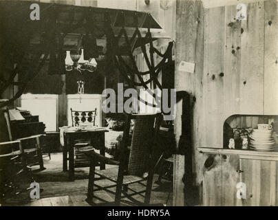 C1910 Antique photographie, Arts & Crafts ou Mission Style chalet. Lieu inconnu, USA. SOURCE : tirage photographique original. Banque D'Images