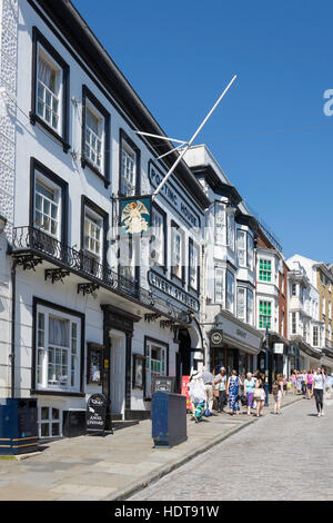 16e siècle, l'hôtel Angel et Gate, High Street, Guildford, Surrey, Angleterre, Royaume-Uni Banque D'Images