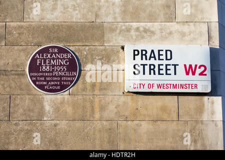 Plaque indiquant la place Alexander Fleming a découvert la pénicilline. Praed Street, London, UK Banque D'Images