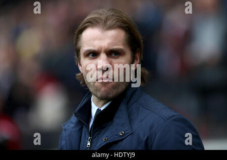 MK Dons manager Robbie Neilson au cours de la Sky Bet la League One match à Stade mk, Milton Keynes. Banque D'Images