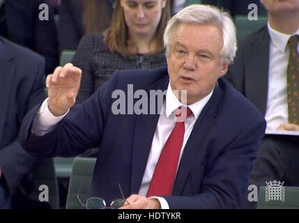 Brexit Secrétaire David Davis fait preuve de la communes de quitter le Comité de l'UE à Portcullis House à Londres. Banque D'Images