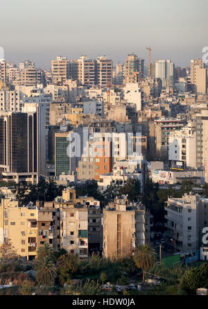 Une vue générale du centre-ville de Beyrouth. Le Scottish Catholic International Aid Fund (SCIAF) aide à financer son organisme partenaire Caritas Liban pour soutenir le travail de l'aide avec les réfugiés syriens et libanais pauvres. Banque D'Images