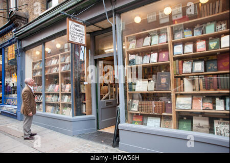 Francis Edwards Antiquarian bookshop dans Charing Cross Road, London, England, UK Banque D'Images