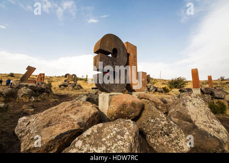 Alphabet arménien Monument ; Aparan, la région d'Aragatsotn, en Arménie Banque D'Images