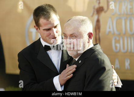 George Eads, gauche, et Robert David Hall à la Screen Actors Guild Awards à Los Angeles le 5 février 2005 Crédit photo : Francis Specker Banque D'Images