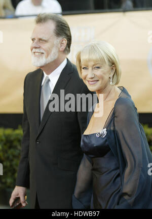 Taylor Hackford et Helen Mirren à la Screen Actors Guild Awards à Los Angeles le 5 février 2005 Crédit photo : Francis Specker Banque D'Images